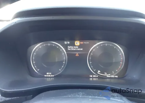 2021 Volvo Xc40 T5 Momentum from USA, damaged, VIN YV4162UK5M2428129